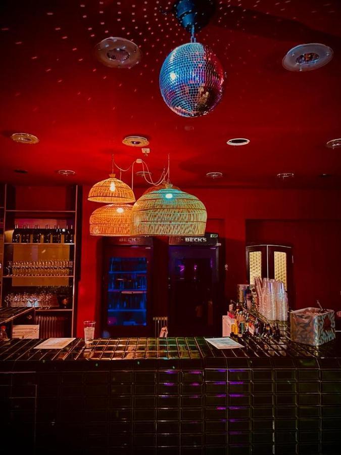 Happy End Hotel 4*